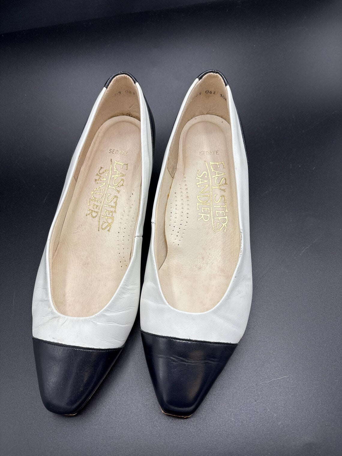 Two-Tone Heels - Black & White Retro Sandler Shoes | Size 7