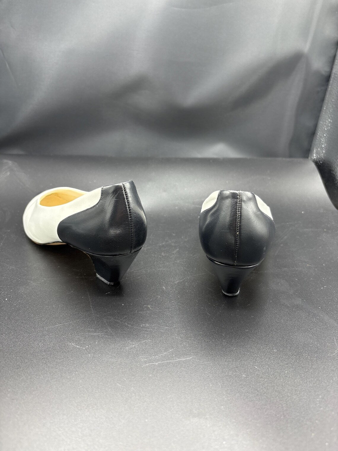 Two-Tone Heels - Black & White Retro Sandler Shoes | Size 7